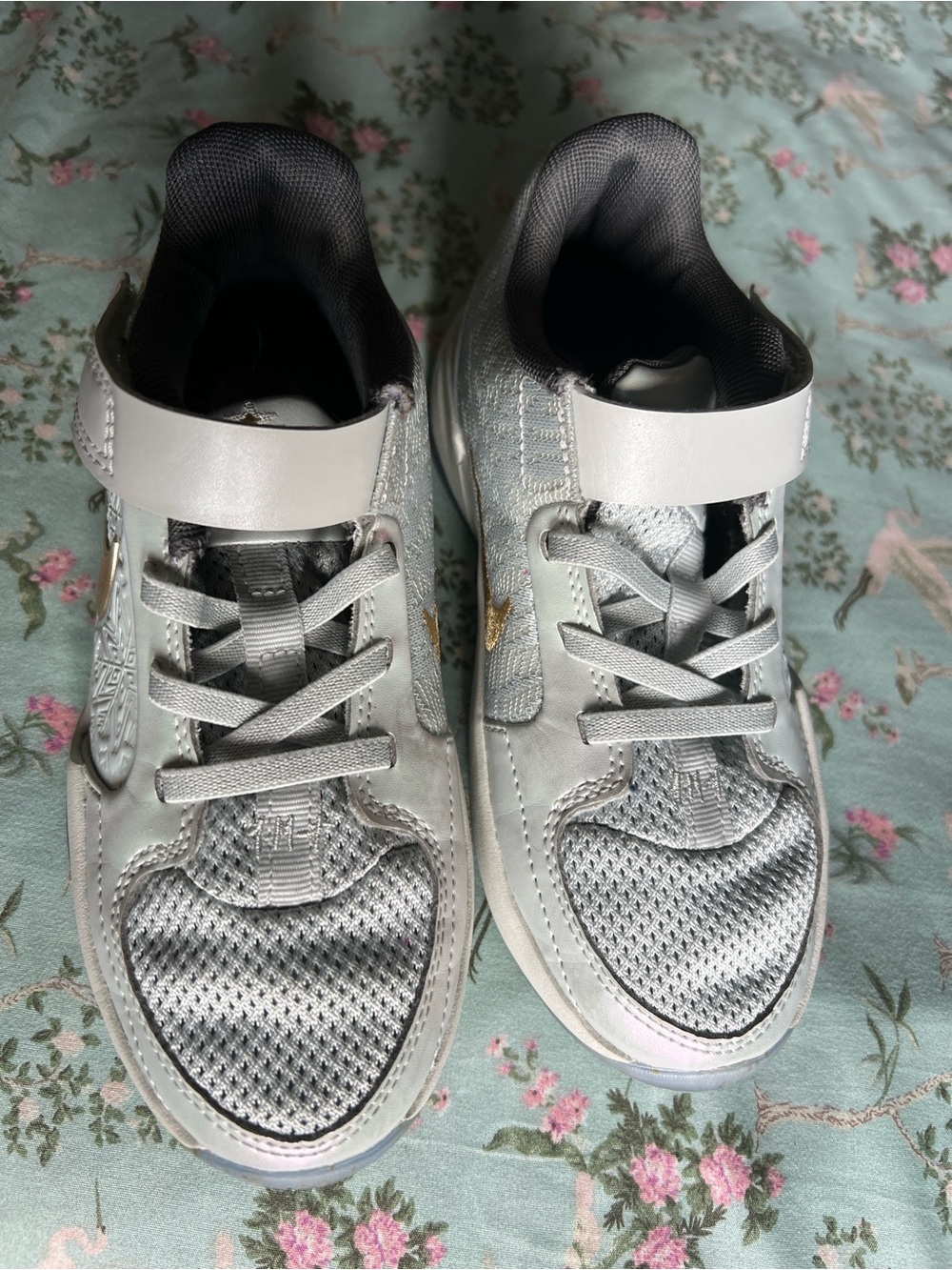 Nike Ja 2 Tree Topper Kids' White and Gold Low-Top Sneakers Size 13 1/2. - Picture 2 of 8